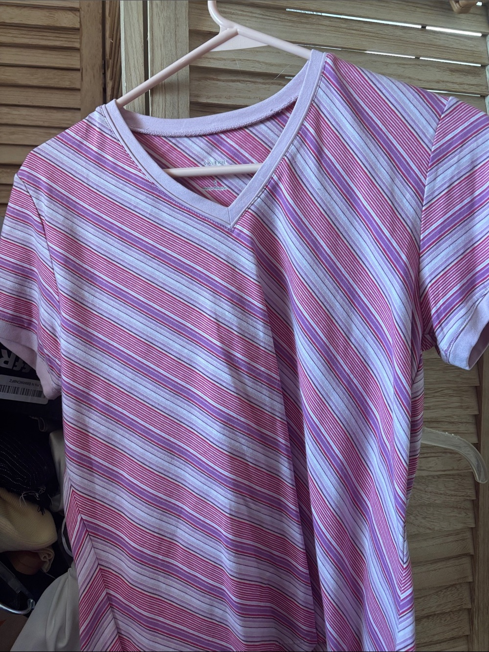 Valerie Stevens Pink & White Striped V-Neck Tee Small